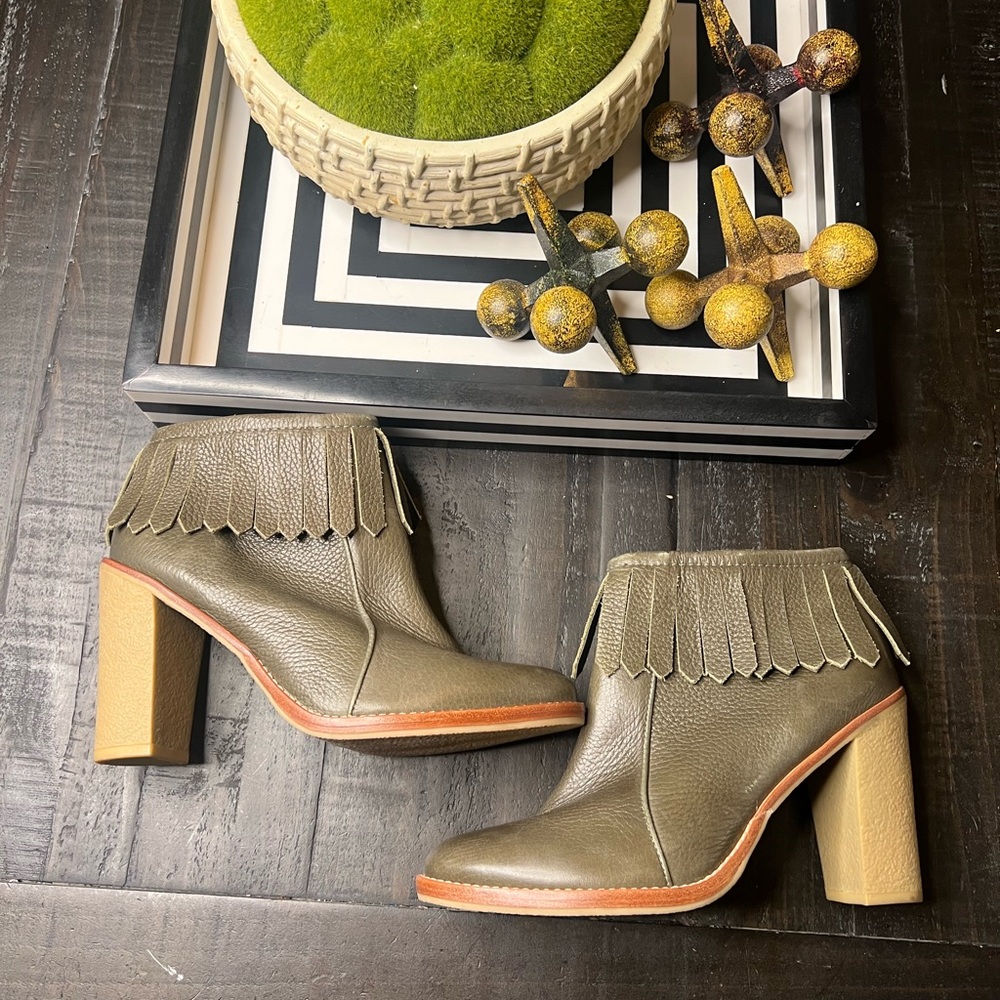 10 Crosby Derek Lam Monet Ankle Bootie With Fringe Green Leather Womens size 8